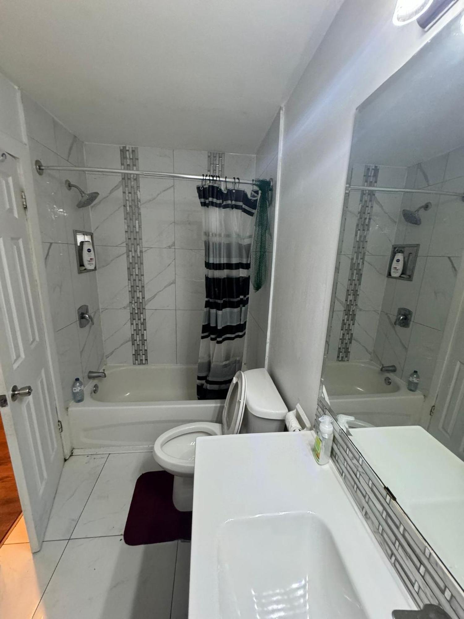 28 Bingham Road Hotel Brampton Eksteriør billede